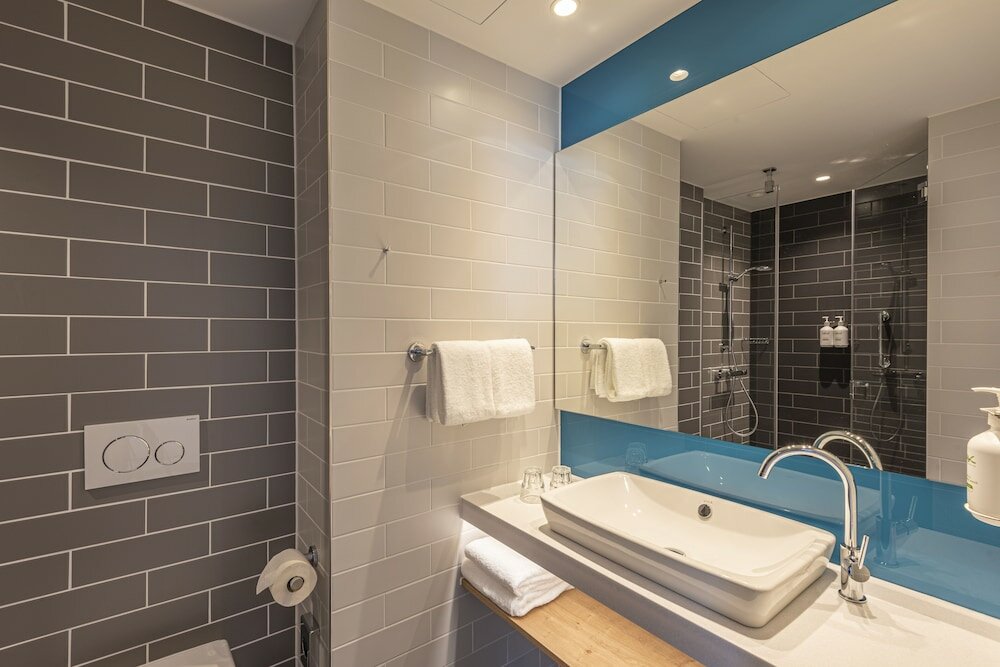 Фото Holiday Inn Express Düsseldorf Hauptbahnhof