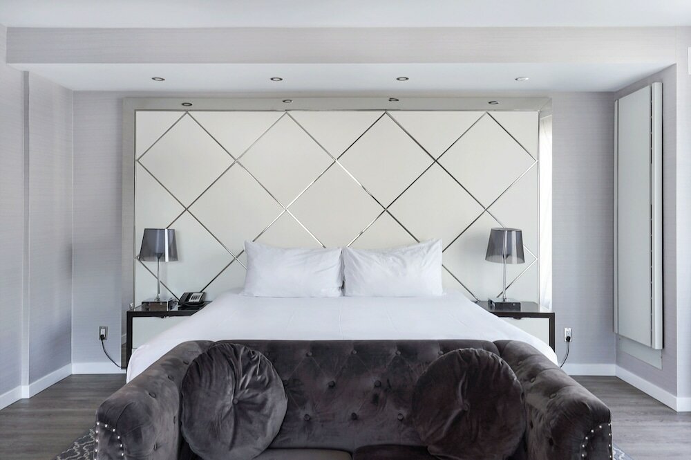 Фото Executive Plaza Hotel & Conference Centre Metro Vancouver