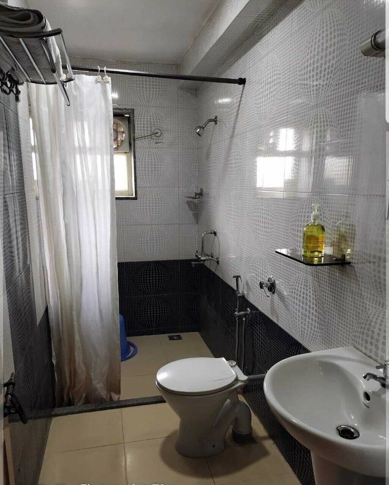 Фото Sharada International Hotel