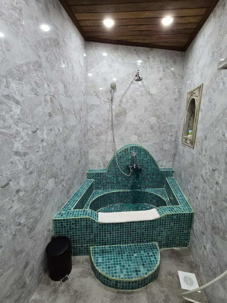 Фото Dhow Palace Hotel