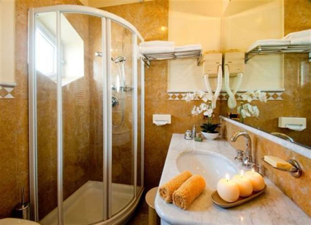 Фото Hotel Bristol