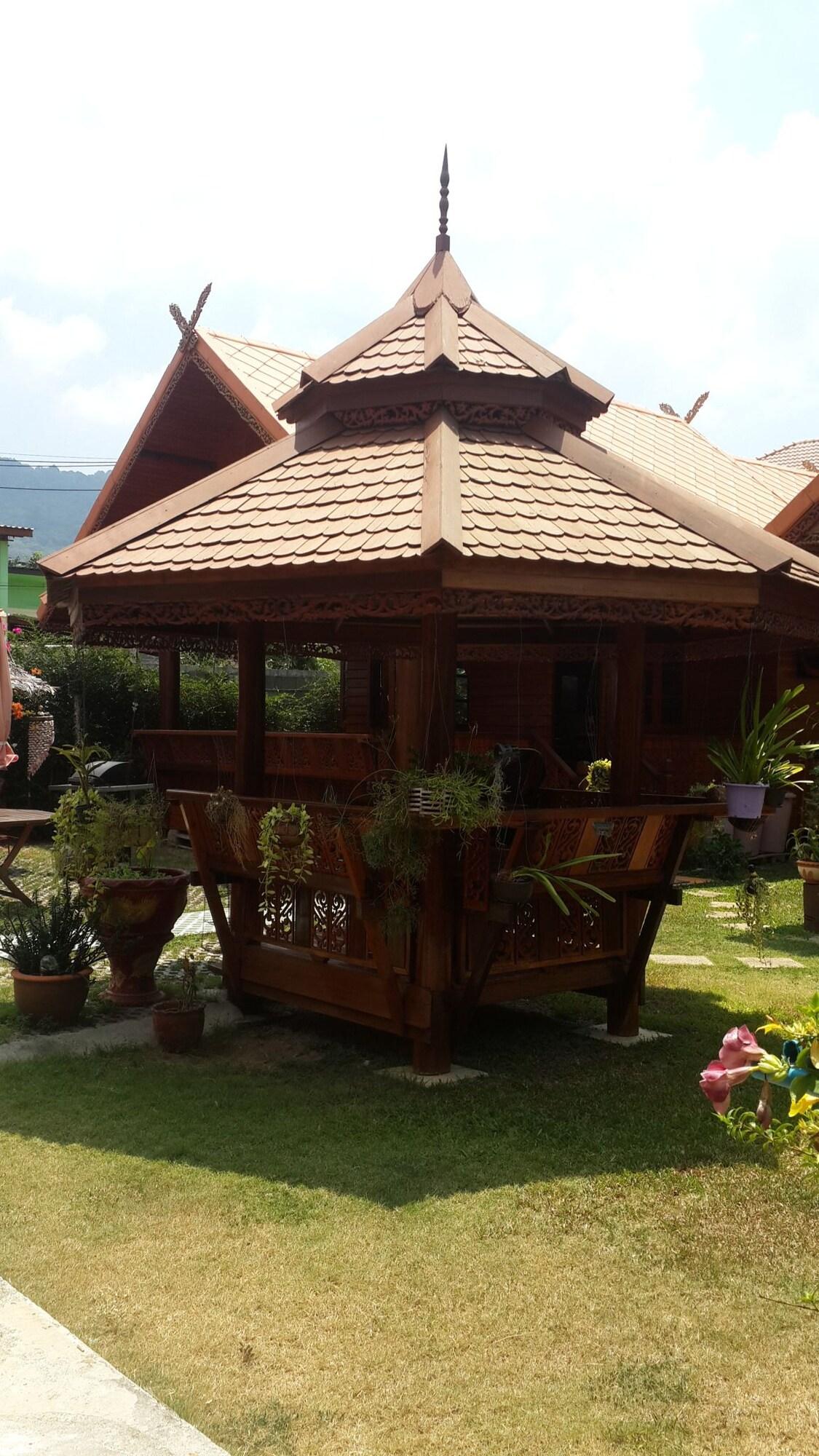 Фото Golden Teak Resort - Baan Sapparot