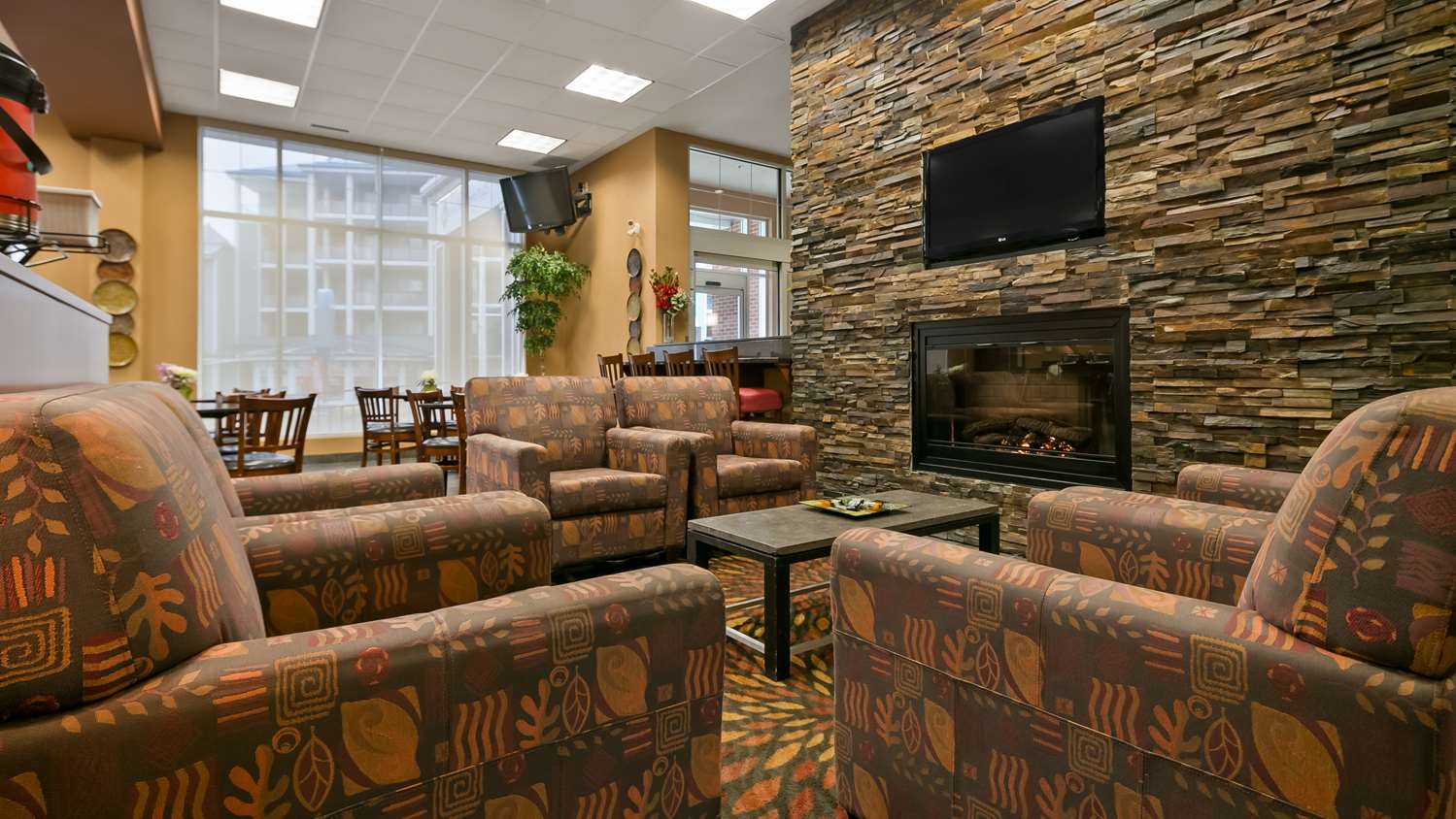 Фото Best Western Plus Chateau Inn Sylvan Lake