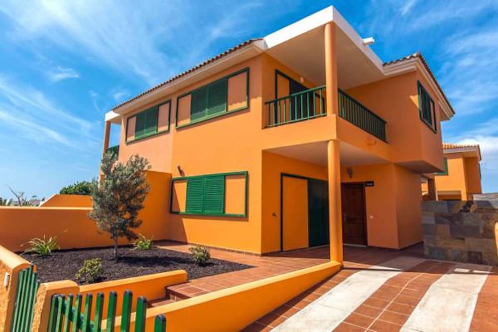 Фото Tarajalejo Village