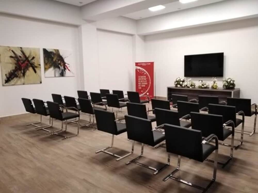 Фото Amerian Rafaela Hotel