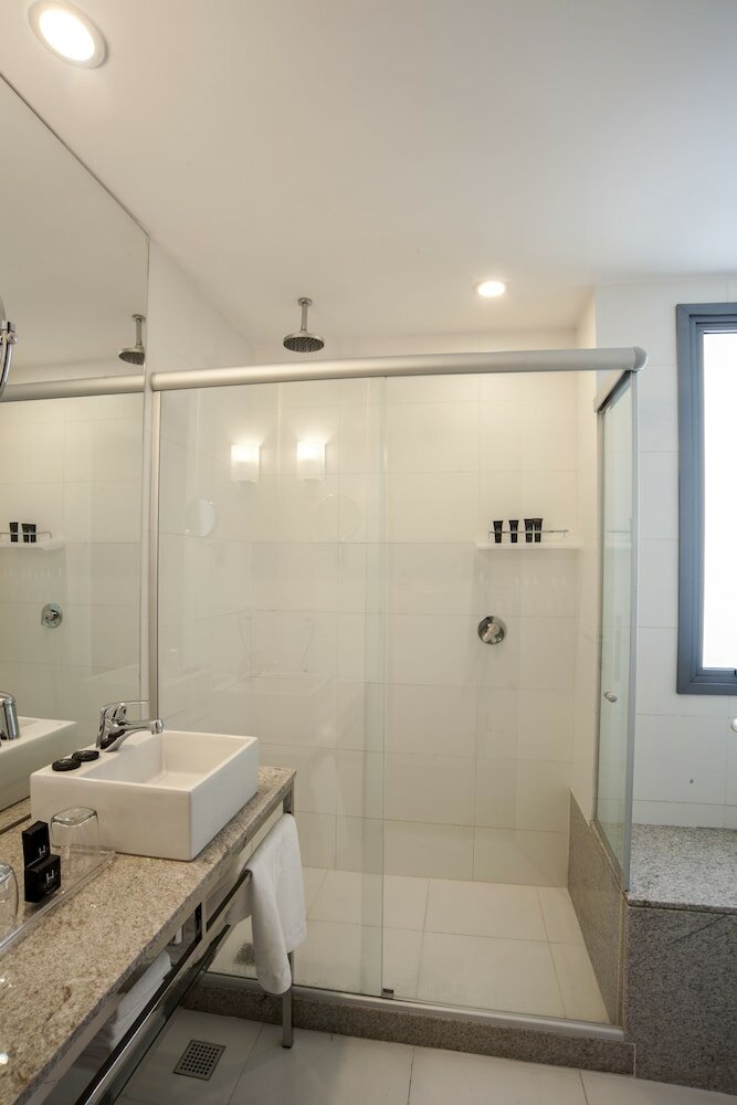 Фото H Niteroi Hotel