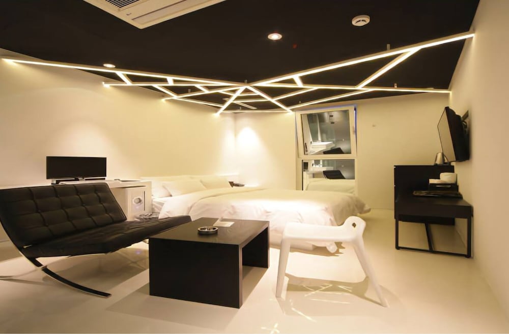 Фото Hotel Star The Masterpiece Suite