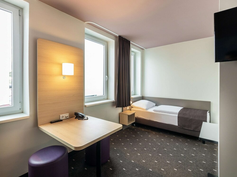 Фото B&b Hotel Düsseldorf-Mitte