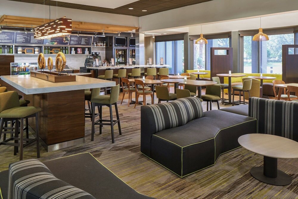 Фото Courtyard by Marriott Orlando Airport