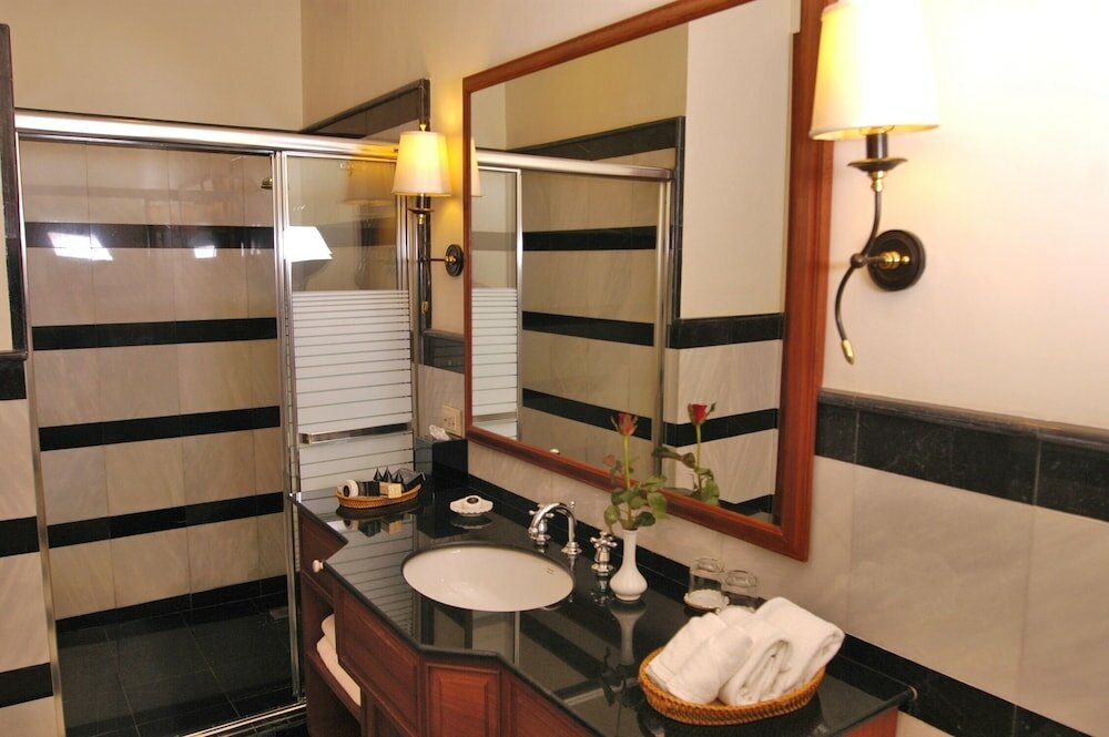 Фото Settha Palace Hotel