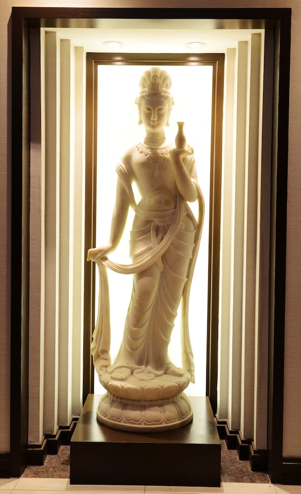 Фото Holiday Inn Montreal Centreville Downtown