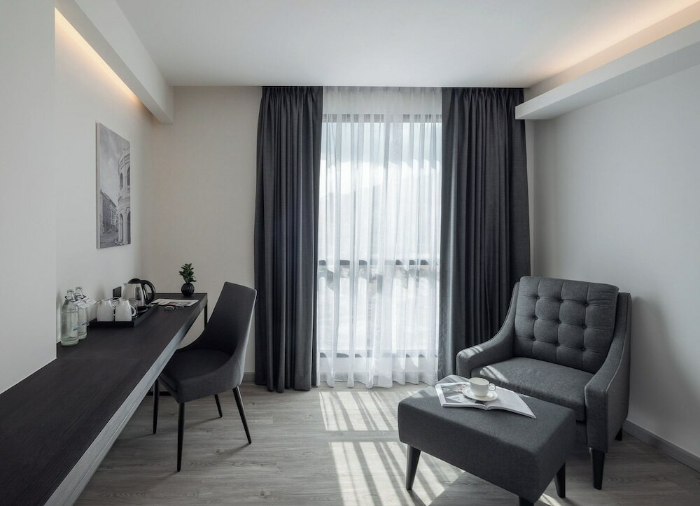 Фото Travelodge Phuket Town