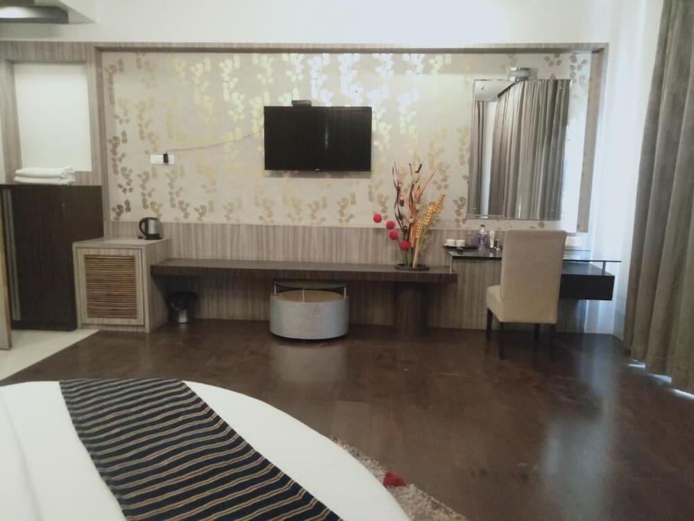 Фото Hotel Udayanraje Palace