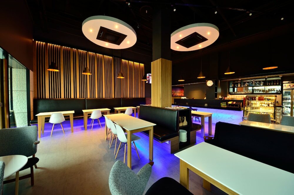 Фото Bizotel Premier Hotel & Residence