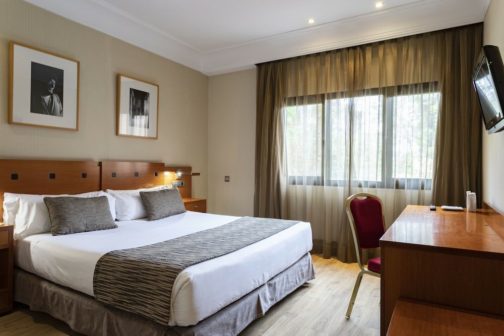 Фото Отель Petit Palace Arturo Soria