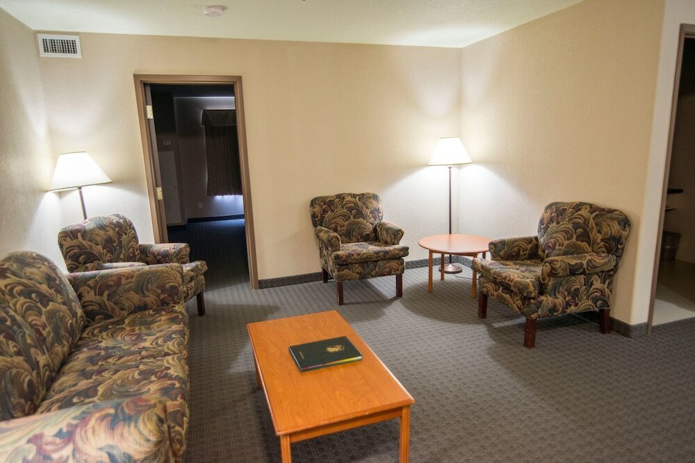 Фото Super 8 by Wyndham Dauphin