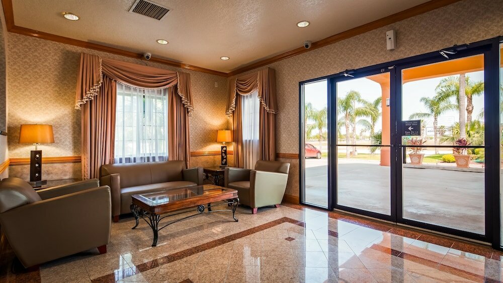 Фото SureStay Hotel by Best Western Falfurrias