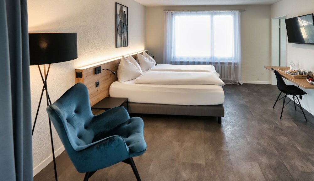 Фото Hotel Baeren Suhr