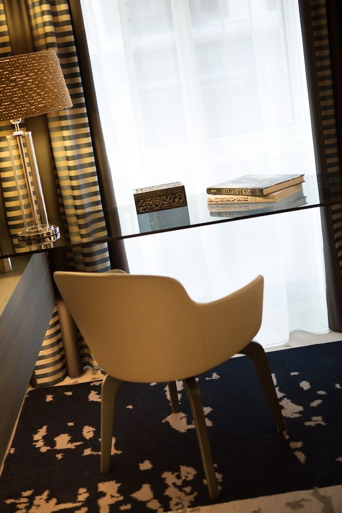 Фото Renaissance Hamburg Hotel