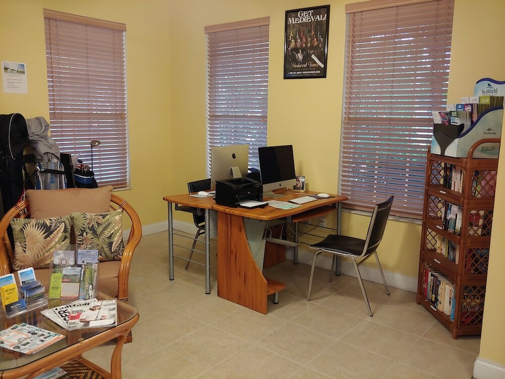 Фото Berkley Lake Townhomes