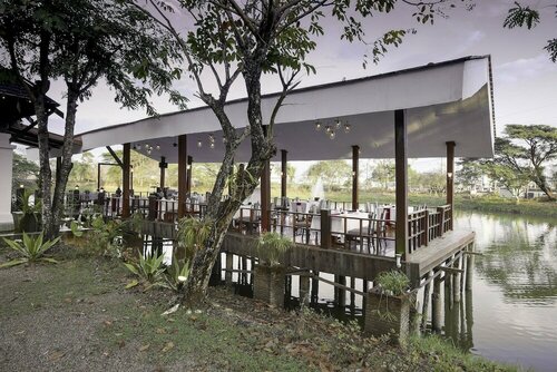 Гостиница Centra by Centara Hotel Mae Sot в Мэсоте