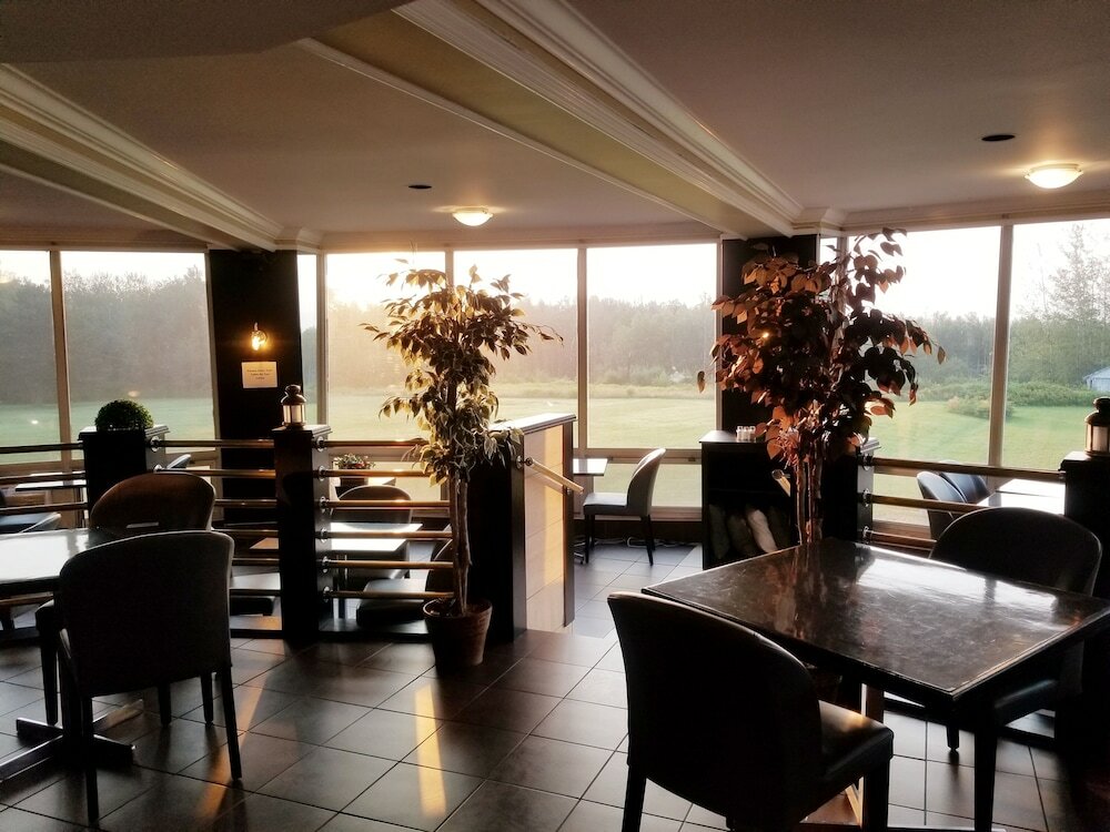 Фото Hotel Moncton