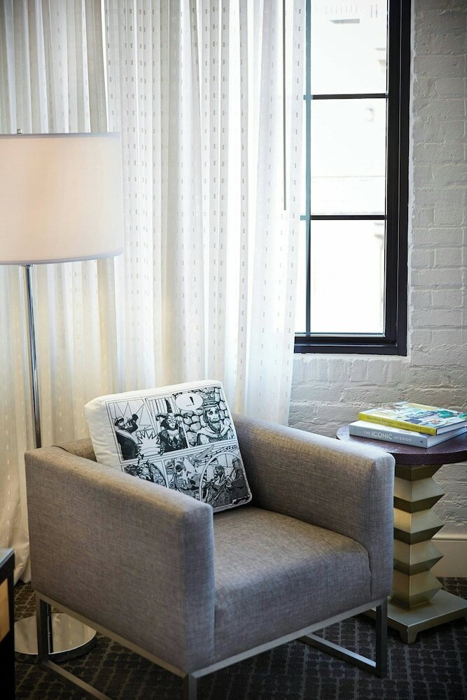 Фото Renaissance New Orleans Arts Warehouse District Hotel