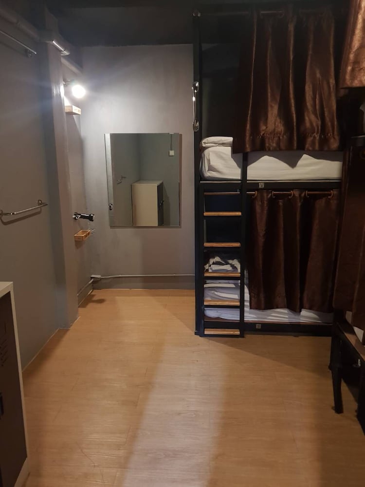 Фото Comfy Bed Hostel - Adults Only