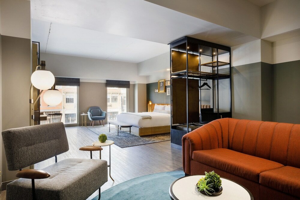 Фото Cyrus Hotel, Topeka, a Tribute Portfolio Hotel