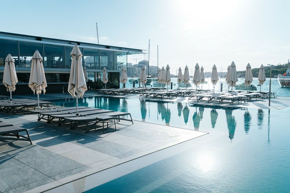 Фото Azur Hotel by St Hotels