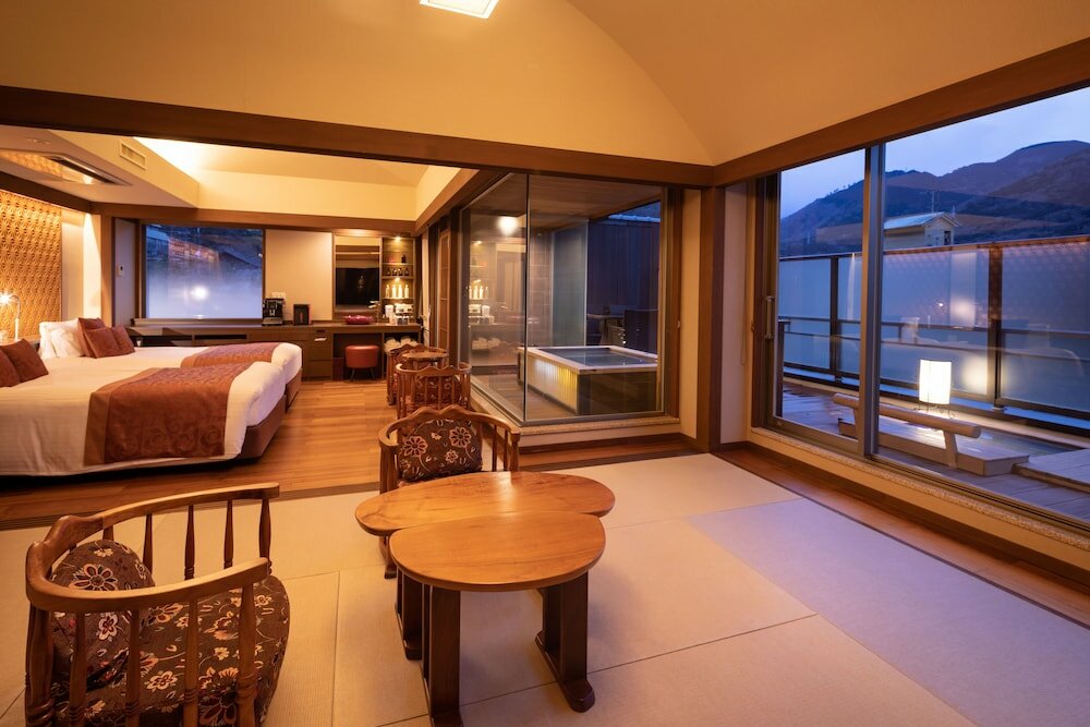 Фото Hakone Kamon