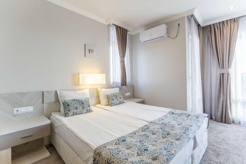 Фото Selena Beach Hotel