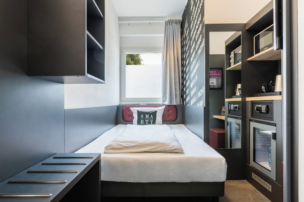 Фото Airport Hotel Dürscheidt