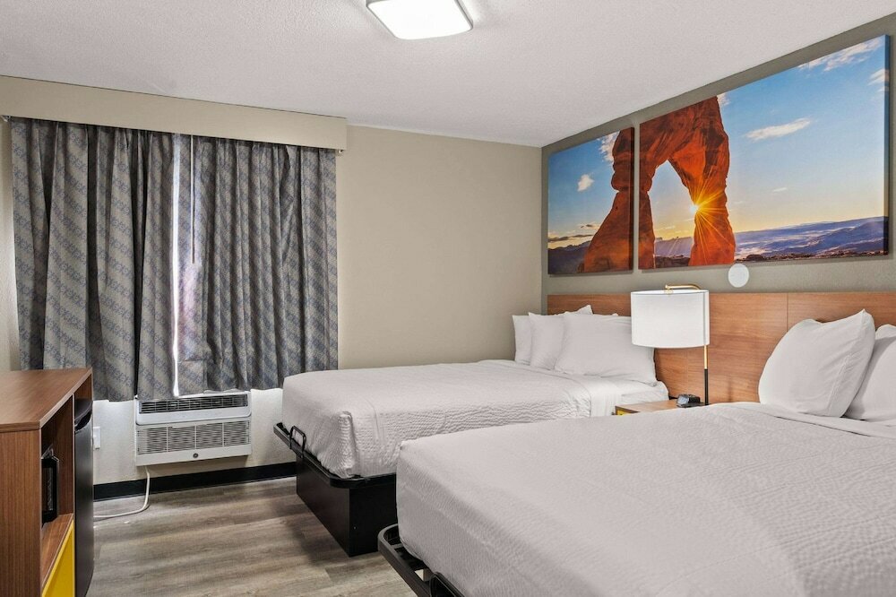 Фото Days Inn by Wyndham Albuquerque I 25