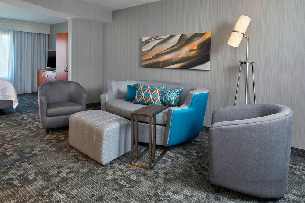 Фото Courtyard by Marriott Albany Thruway