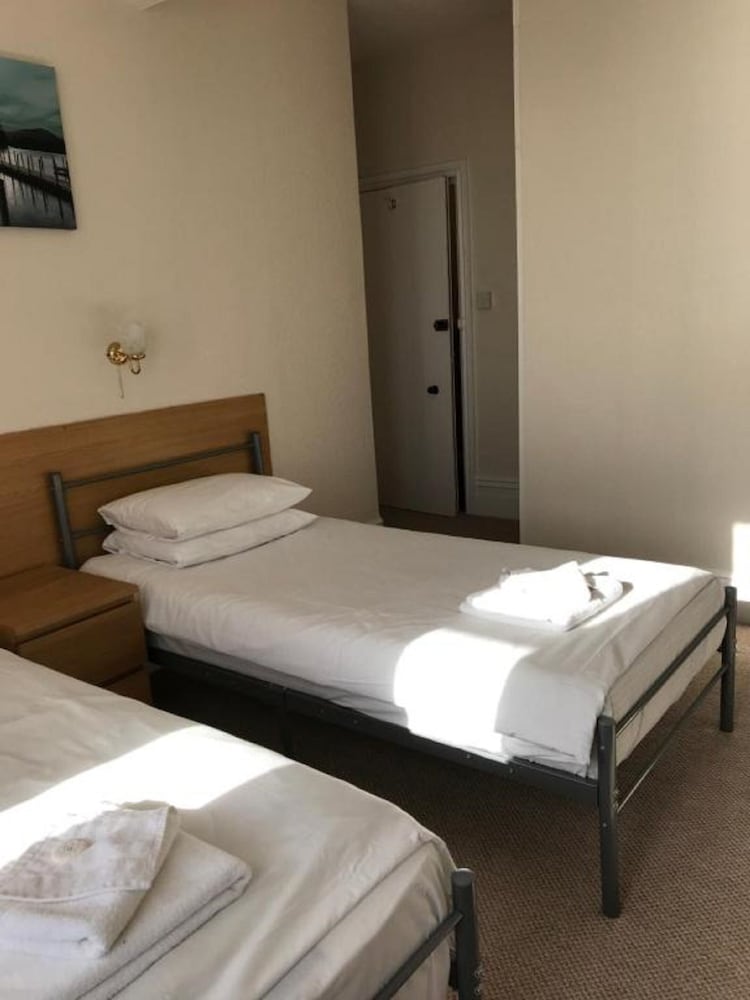 Фото The Glastonbury Hotel