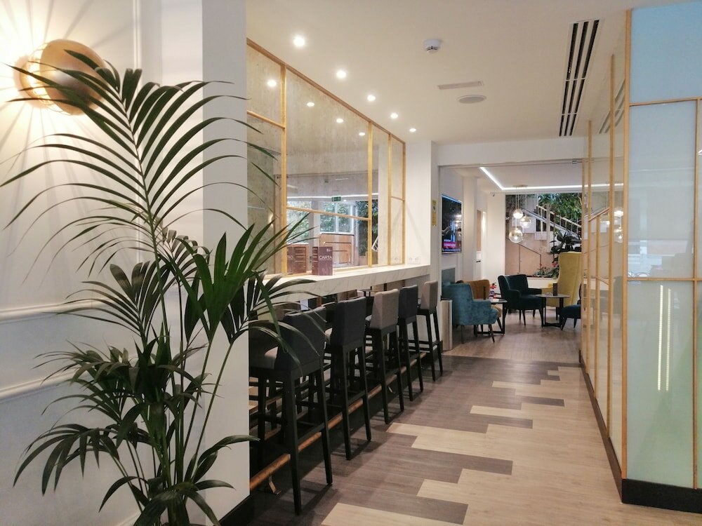 Фото Hotel Gran Versalles