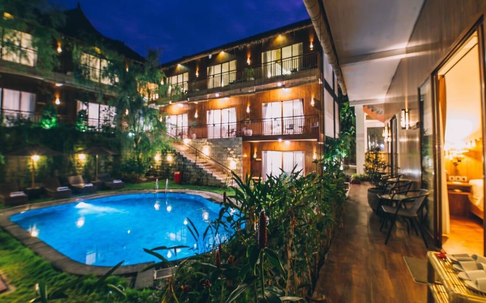 Фото Karang Lila Bhuana