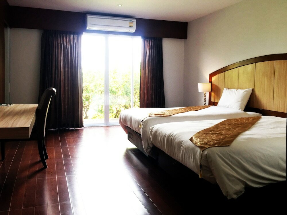 Фото Nh Elegant Hotel