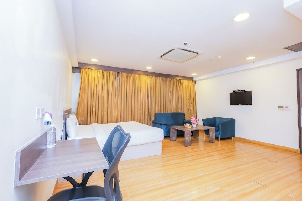 Фото Hyphen Business Hotel