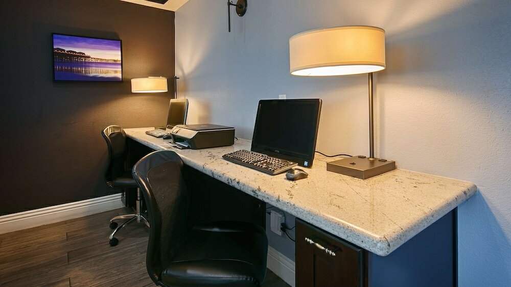 Фото Best Western Plus Diamond Valley Inn