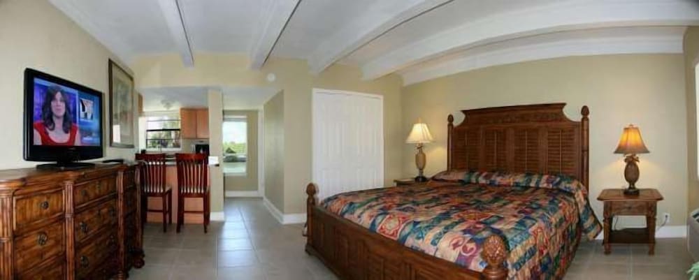 Фото The Bayside Inn & Marina