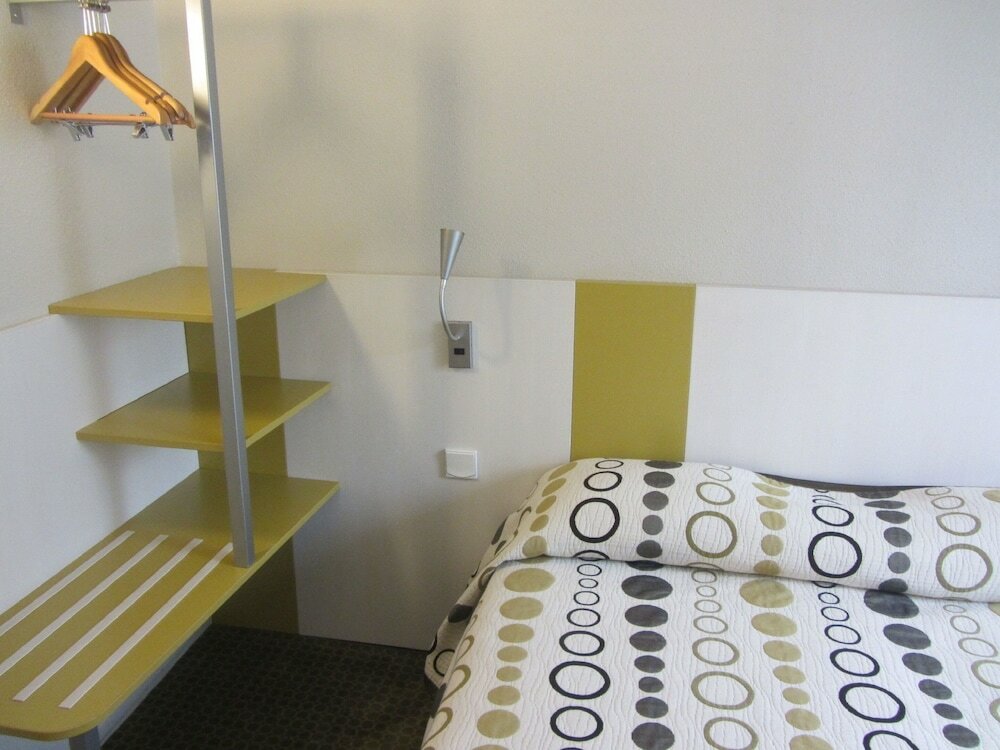 Фото Hôtel Revotel