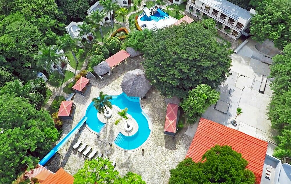 Фото отеля 2