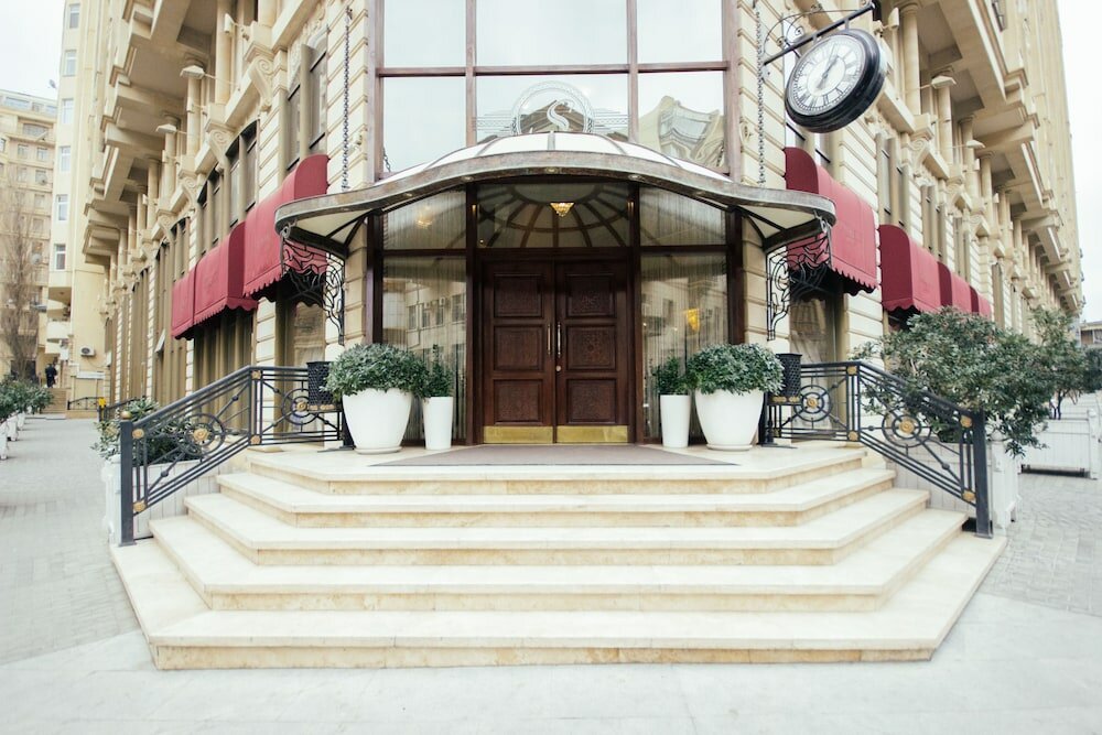 Фото Sapphire Inn Hotel