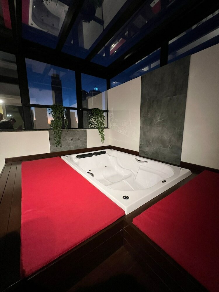 Фото Holiday & Business Hotel - AO lado do Centro de Eventos e Arena Conda