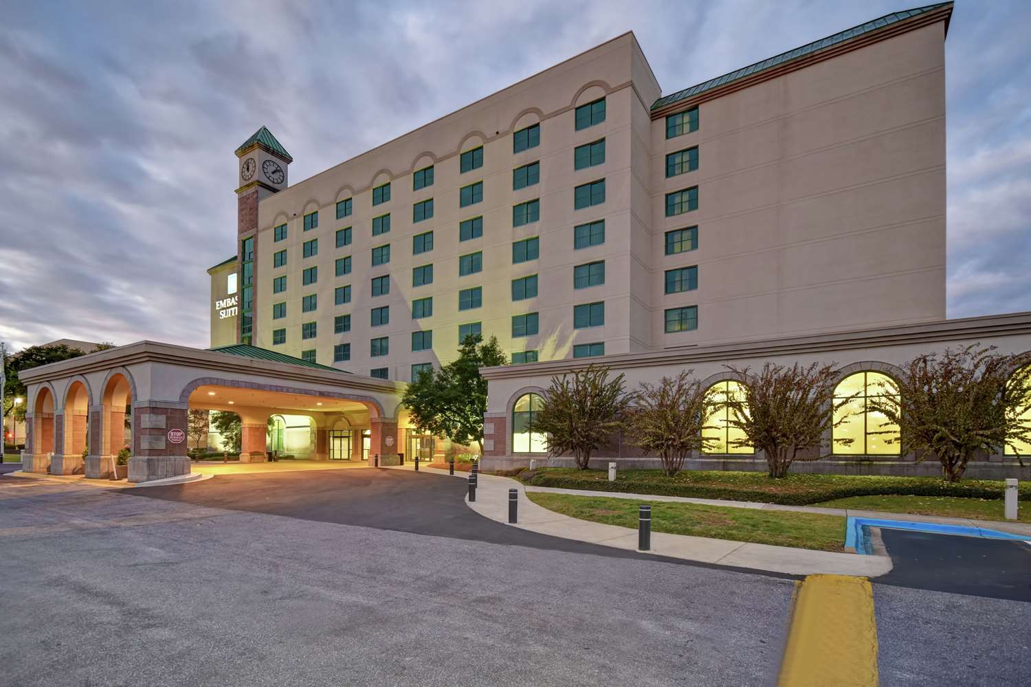 Фото Embassy Suites by Hilton Montgomery Hotel & Conference Ctr