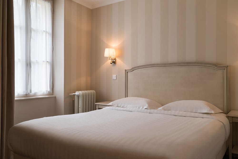 Фото The Originals Boutique, Hostellerie des Trois Pigeons