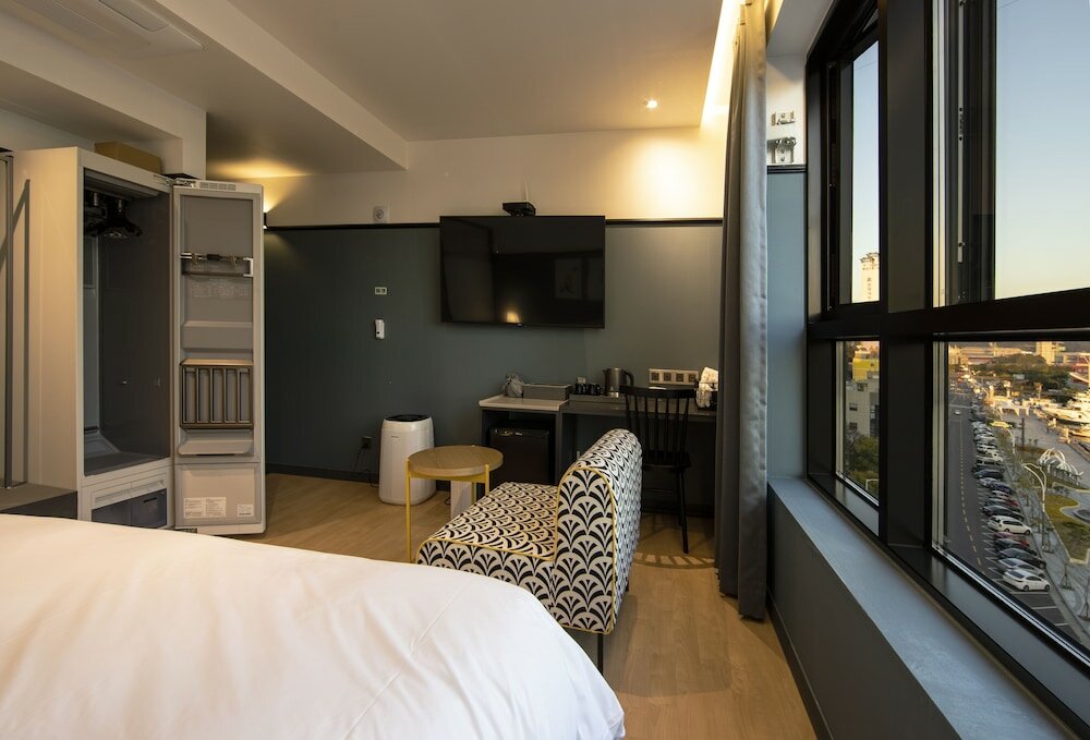 Фото Brown Dot Hotel - Jangsaengpo