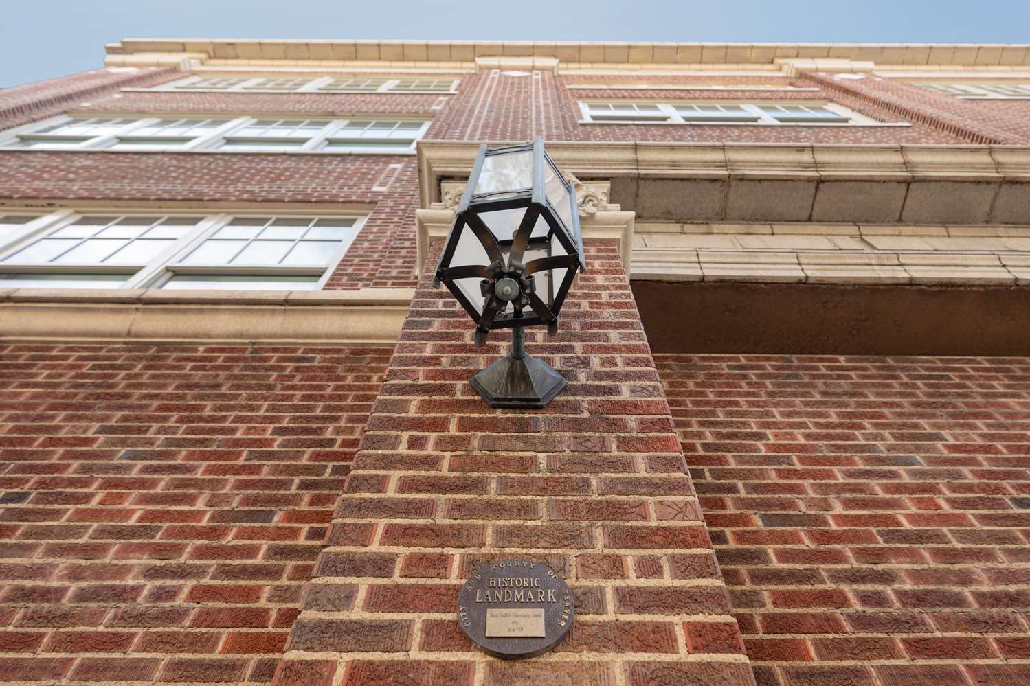 Фото The Slate Denver, Tapestry Collection by Hilton